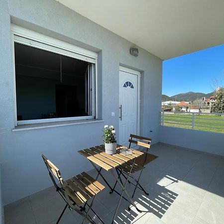 The Breeze & Sunlight Apartment Врасна Екстер'єр фото